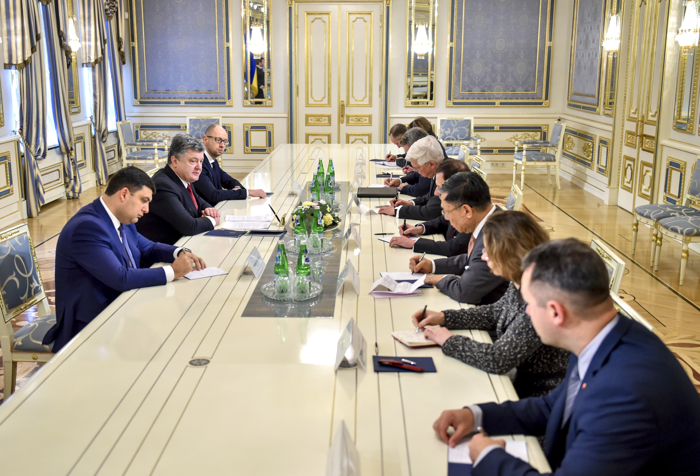 Chính trường Ukraine rối ren
