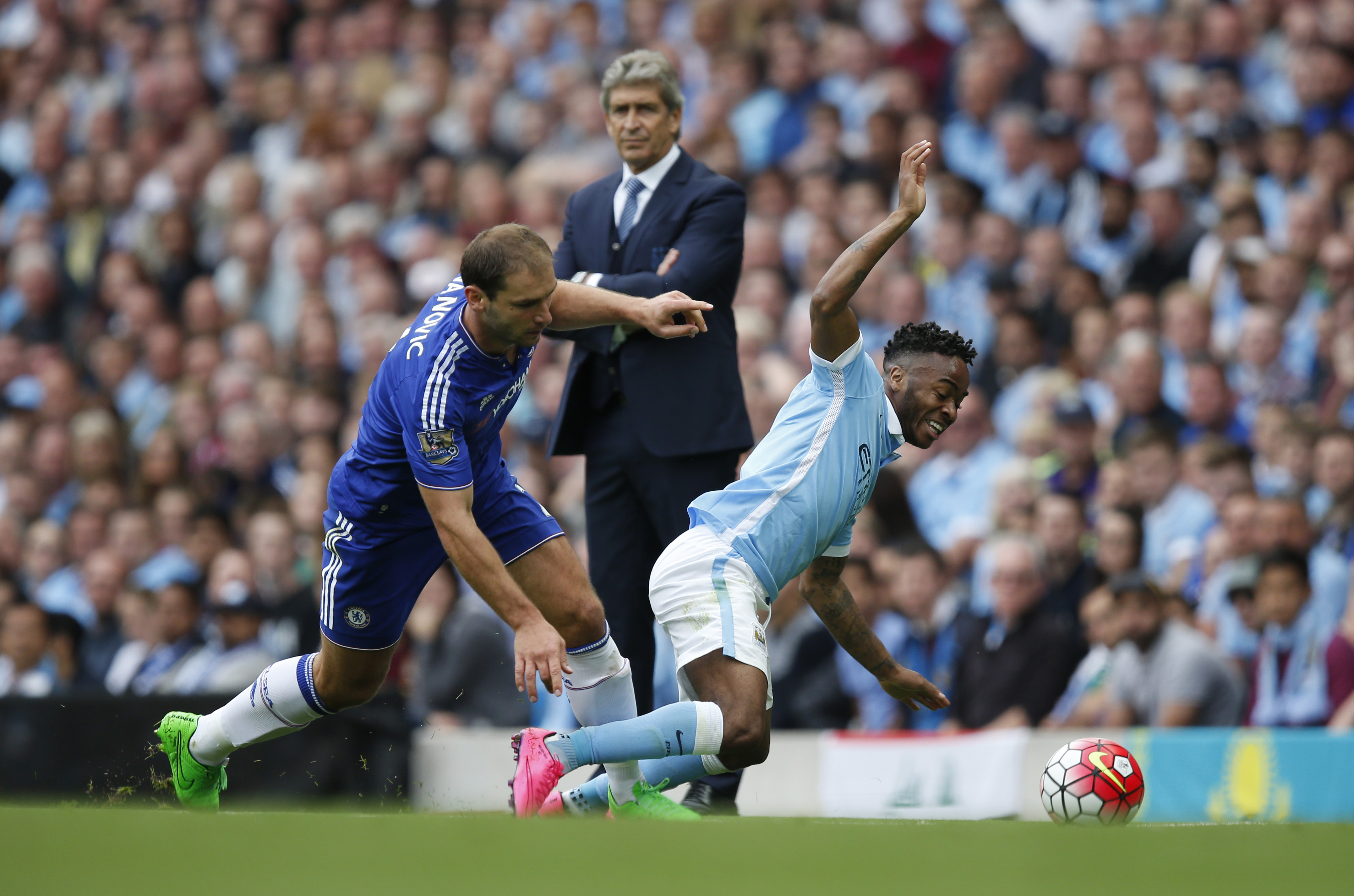Chelsea - Man City: Chủ sung hơn khách