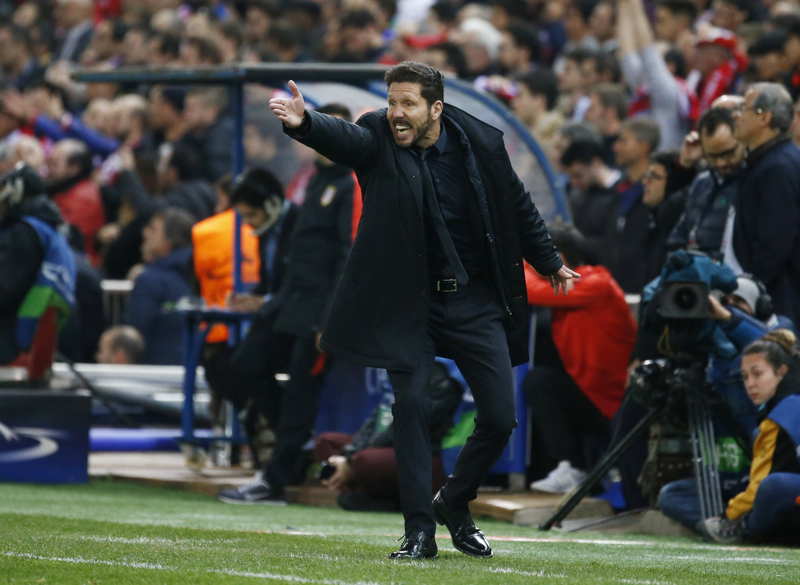 Simeone gieo sầu lên Barca