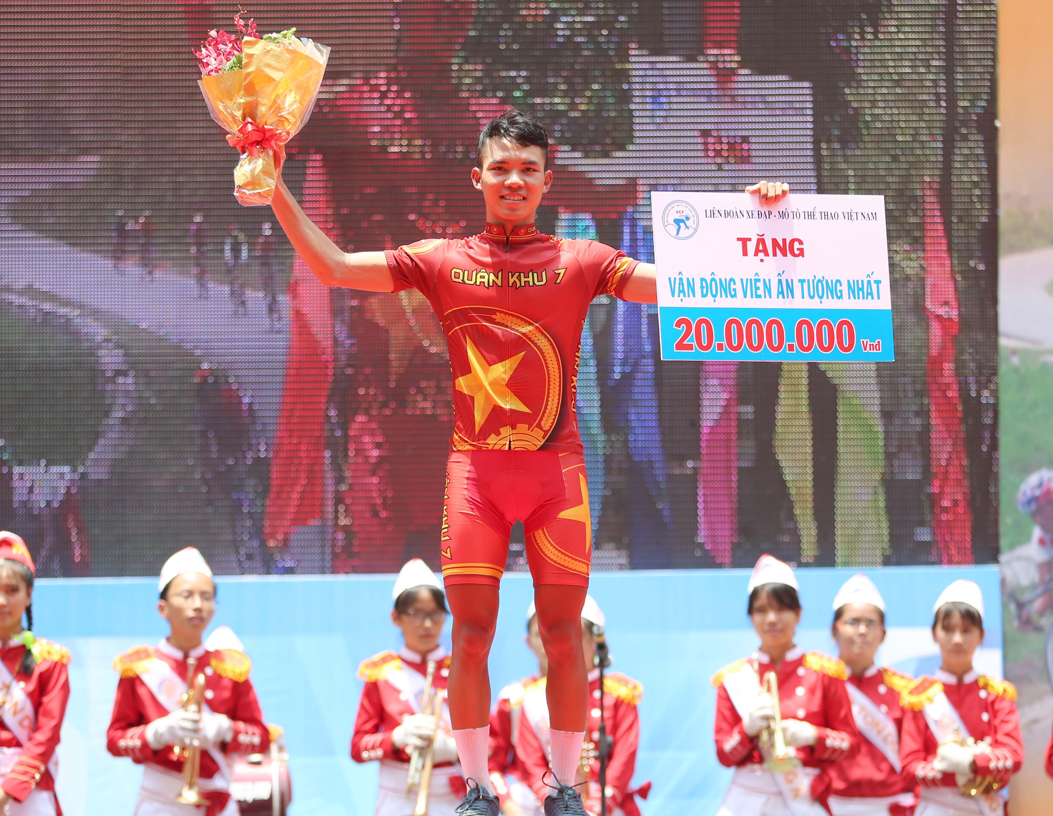 Cú đúp cho “lính chì” tuổi 20