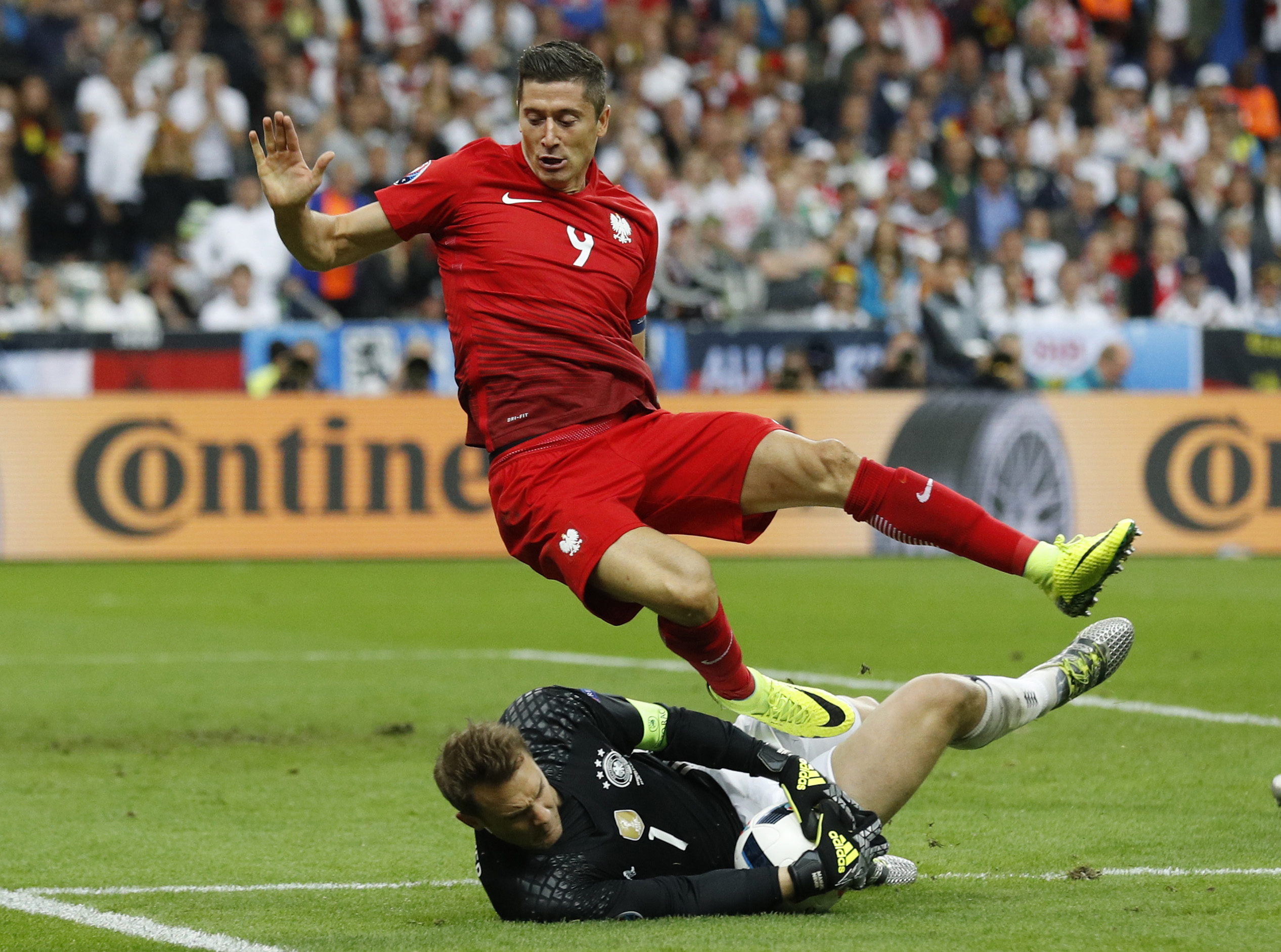 Chờ “đại pháo” Lewandowski cất tiếng