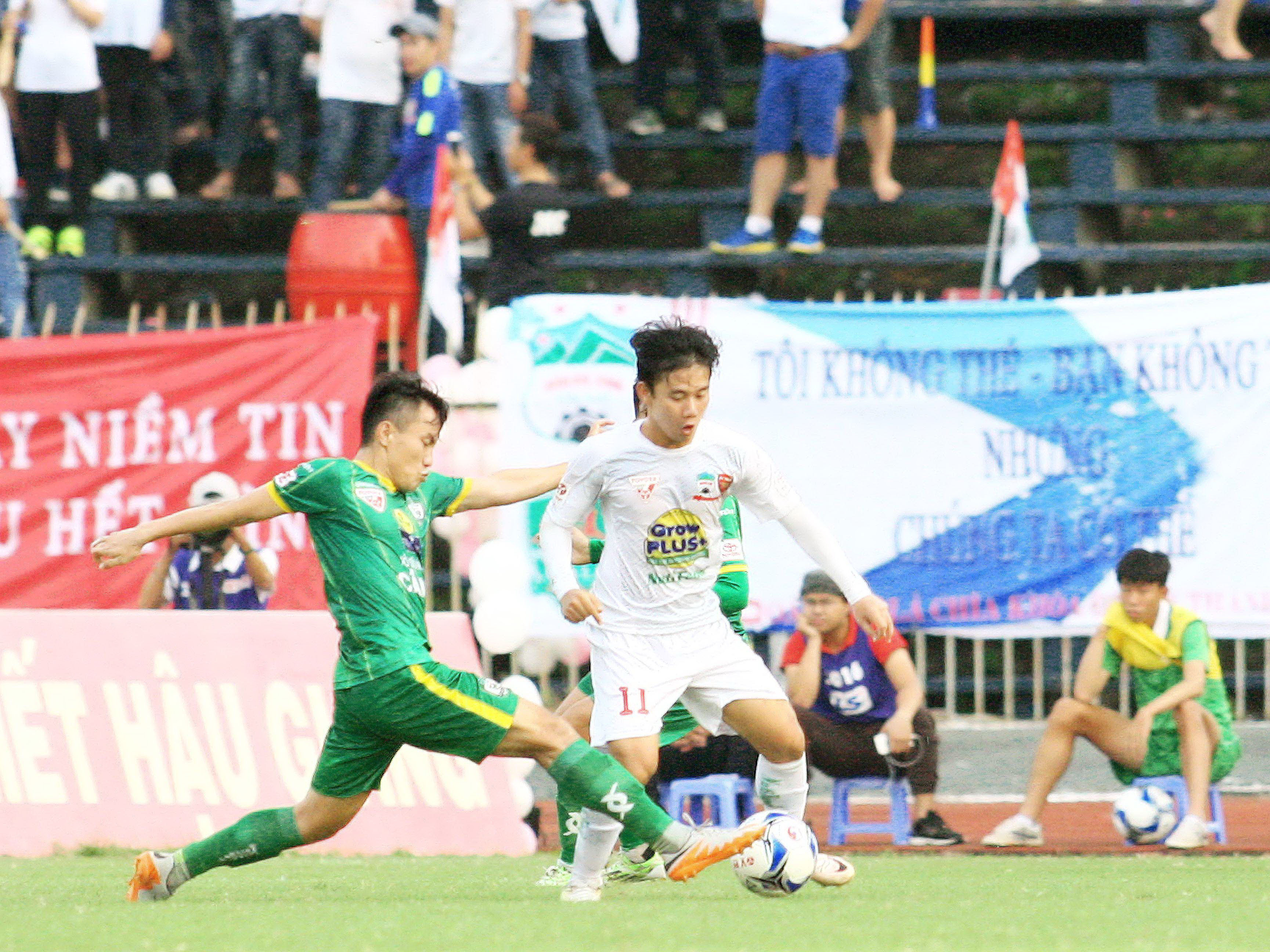 Những kết quả khó hiểu ở vòng 14 V-League
