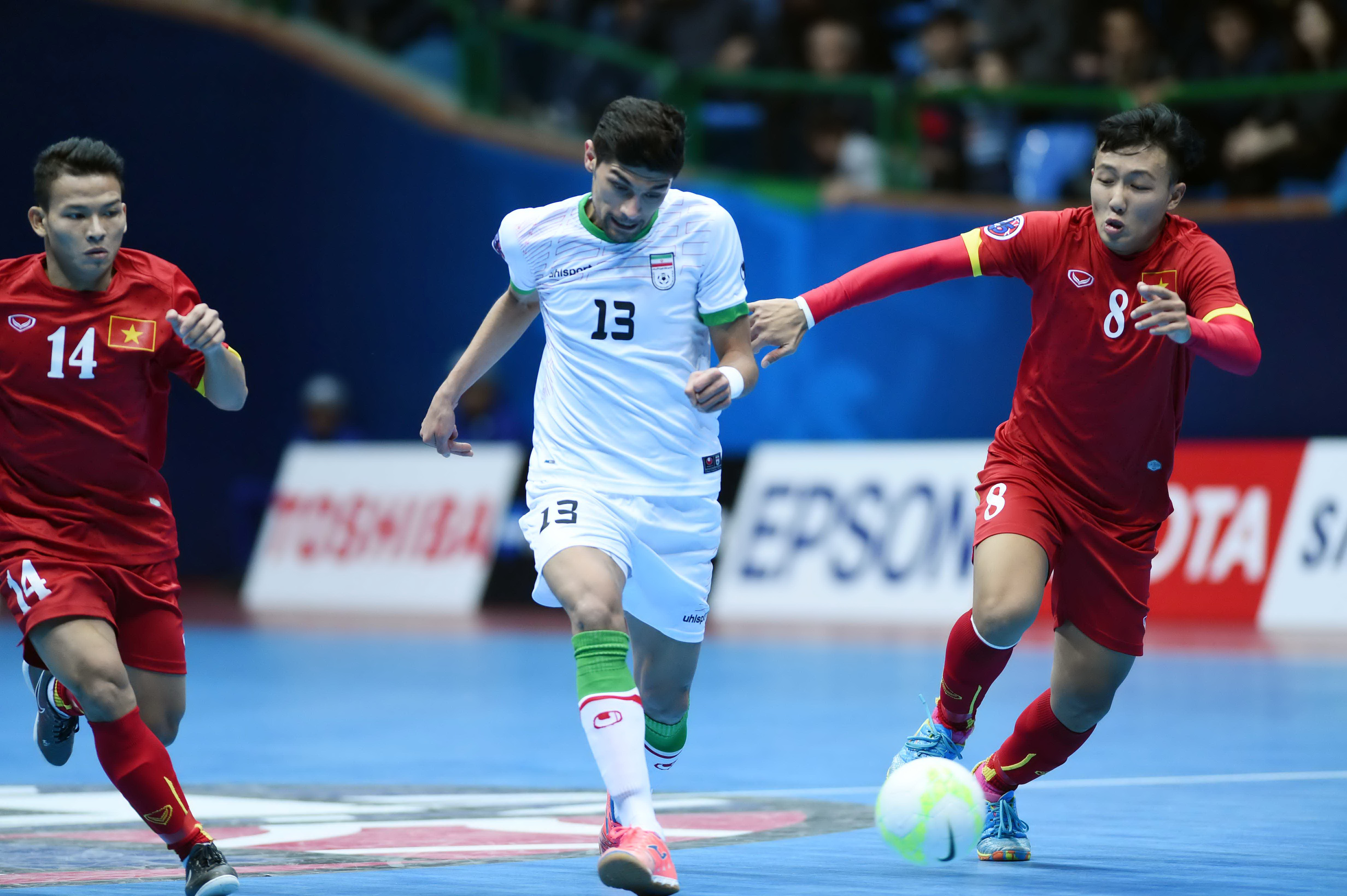 Thua đậm Iran, futsal Việt Nam tranh hạng ba với Thái Lan