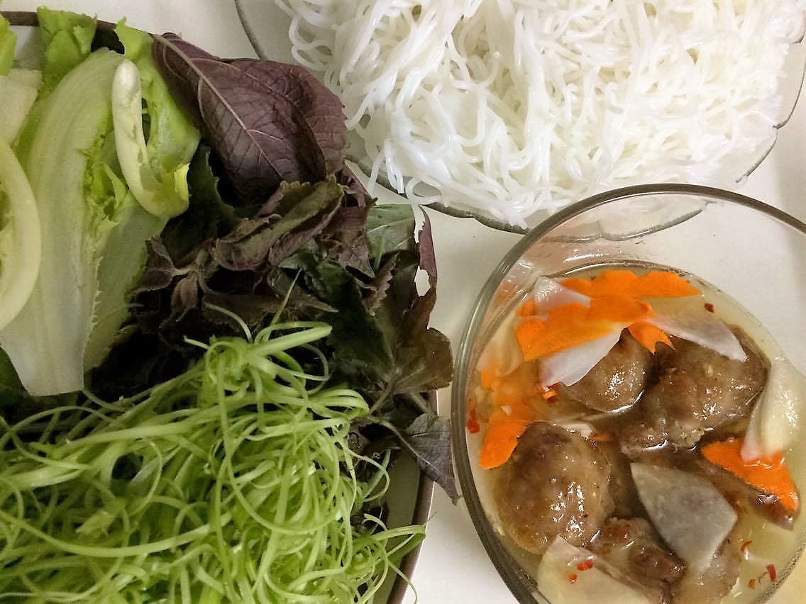 
B&uacute;n chả H&agrave; Nội
