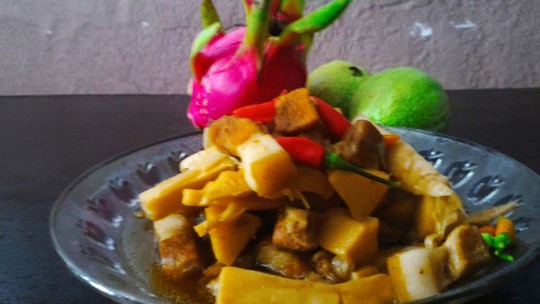 Thịt kho măng ngon đậm đà