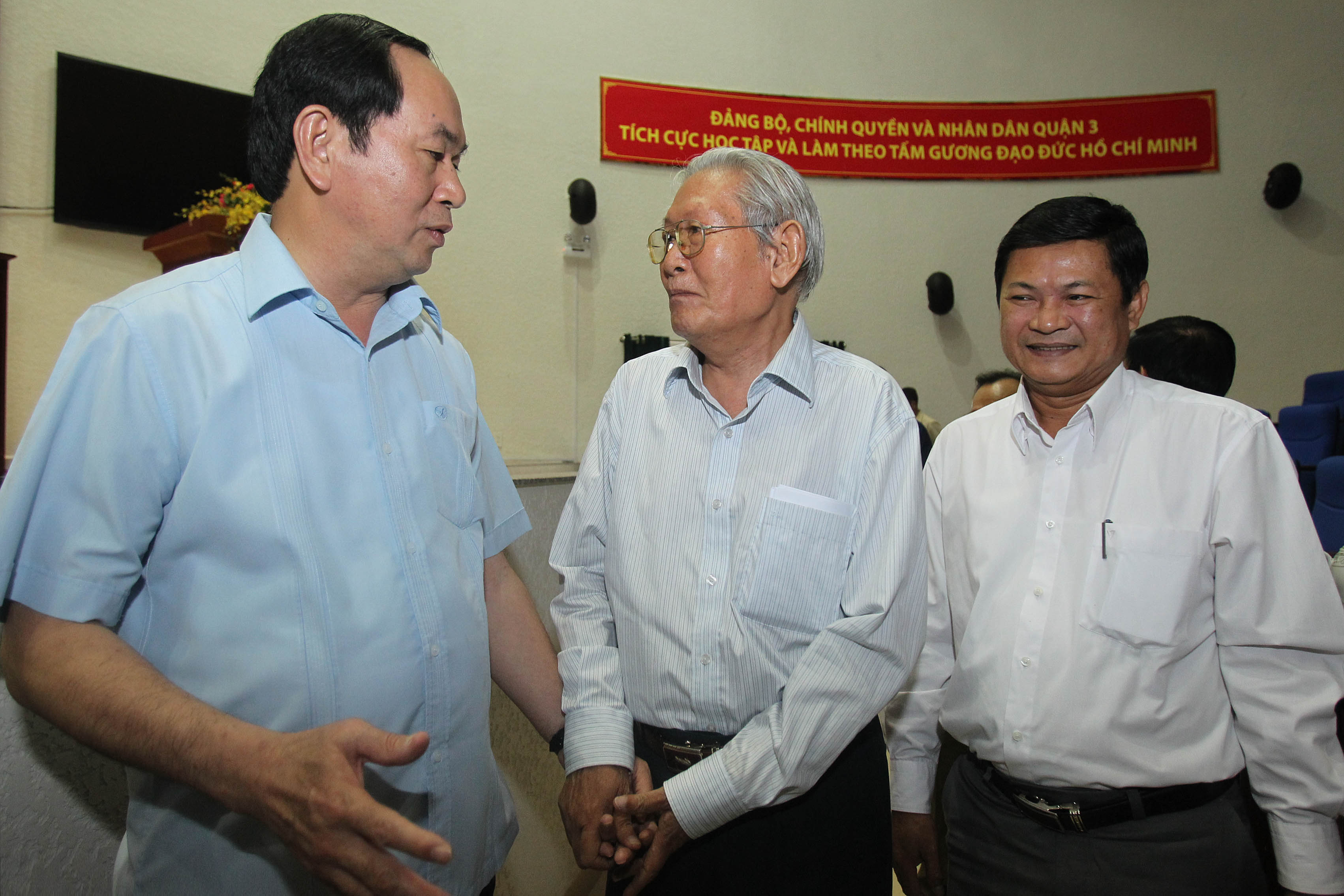 Cử tri đặt hàng về chủ quyền, chống tham nhũng
