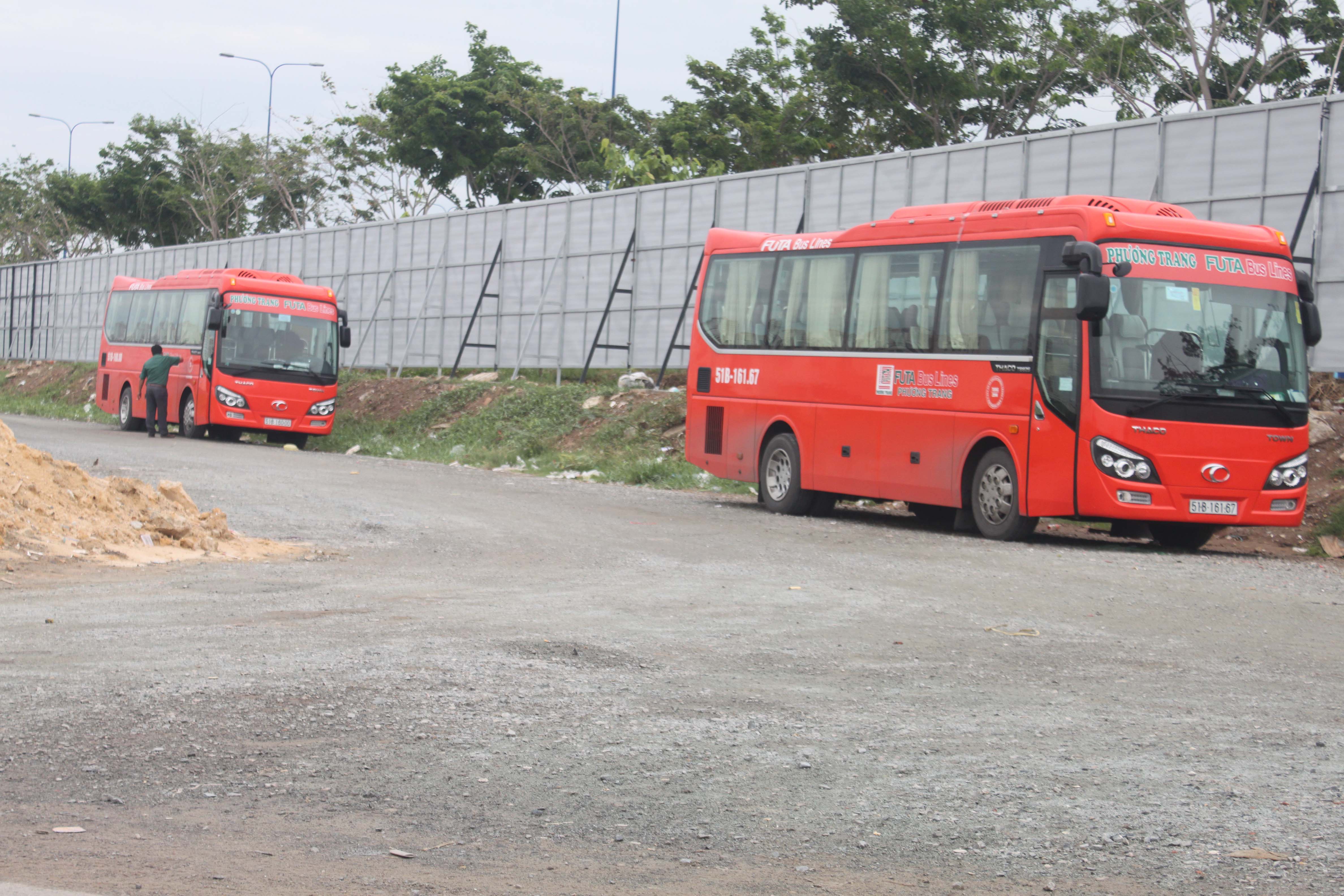 Tăng bến, bãi để dẹp xe dù, bến cóc