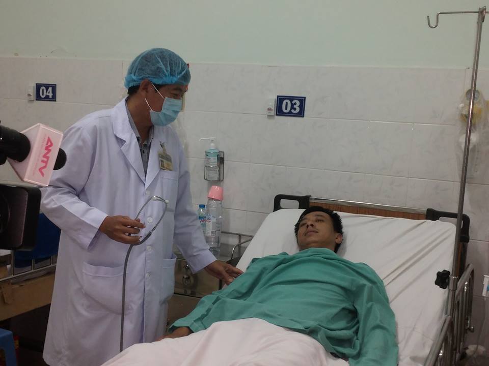 Bị đâm thủng tim trong lúc nhậu mà không biết