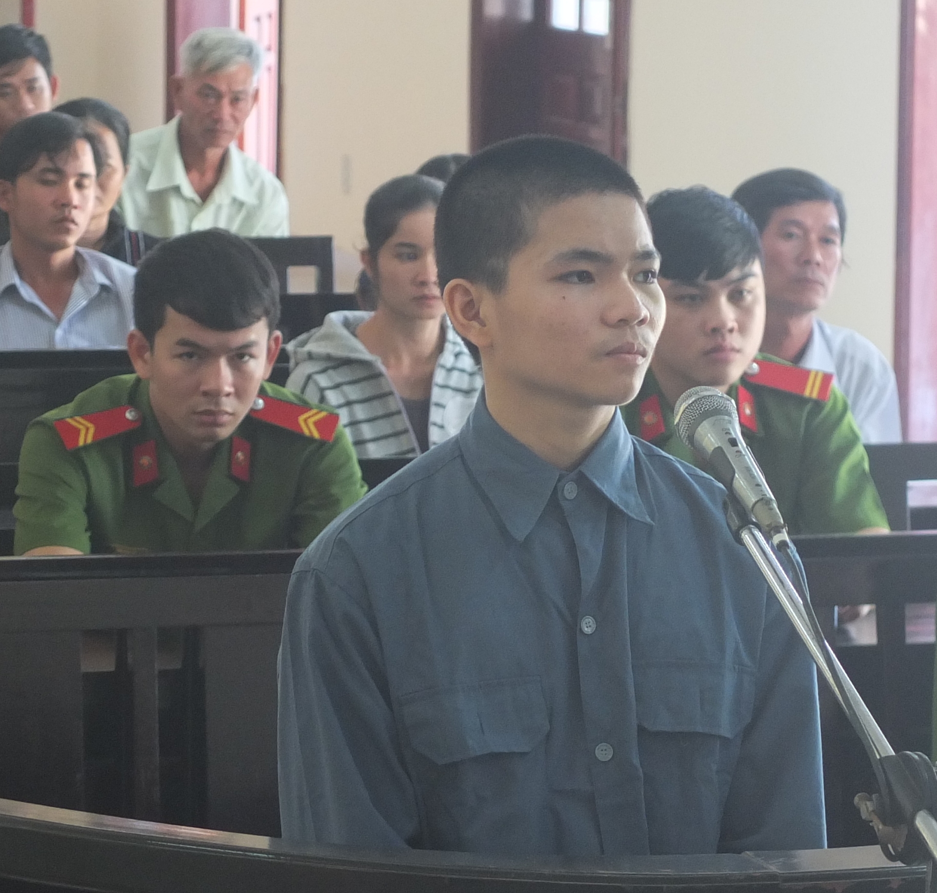 
Bị c&aacute;o Trần Duy Tiến tại t&ograve;a
