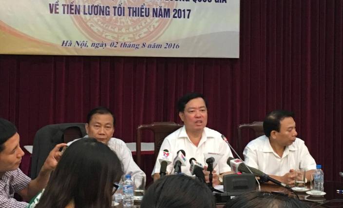 Chưa hài lòng với mức tăng lương tối thiểu vùng 7,3%