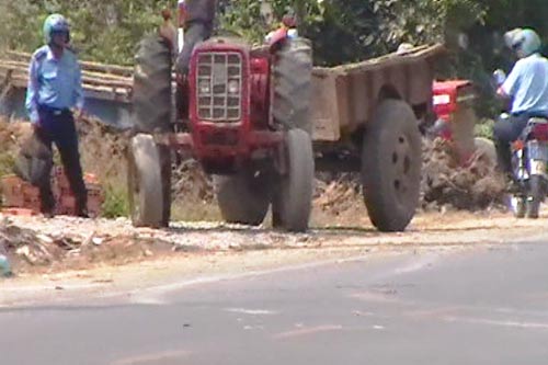 Tạm đình chỉ công tác 2 thanh tra giao thông nhận tiền nhà xe