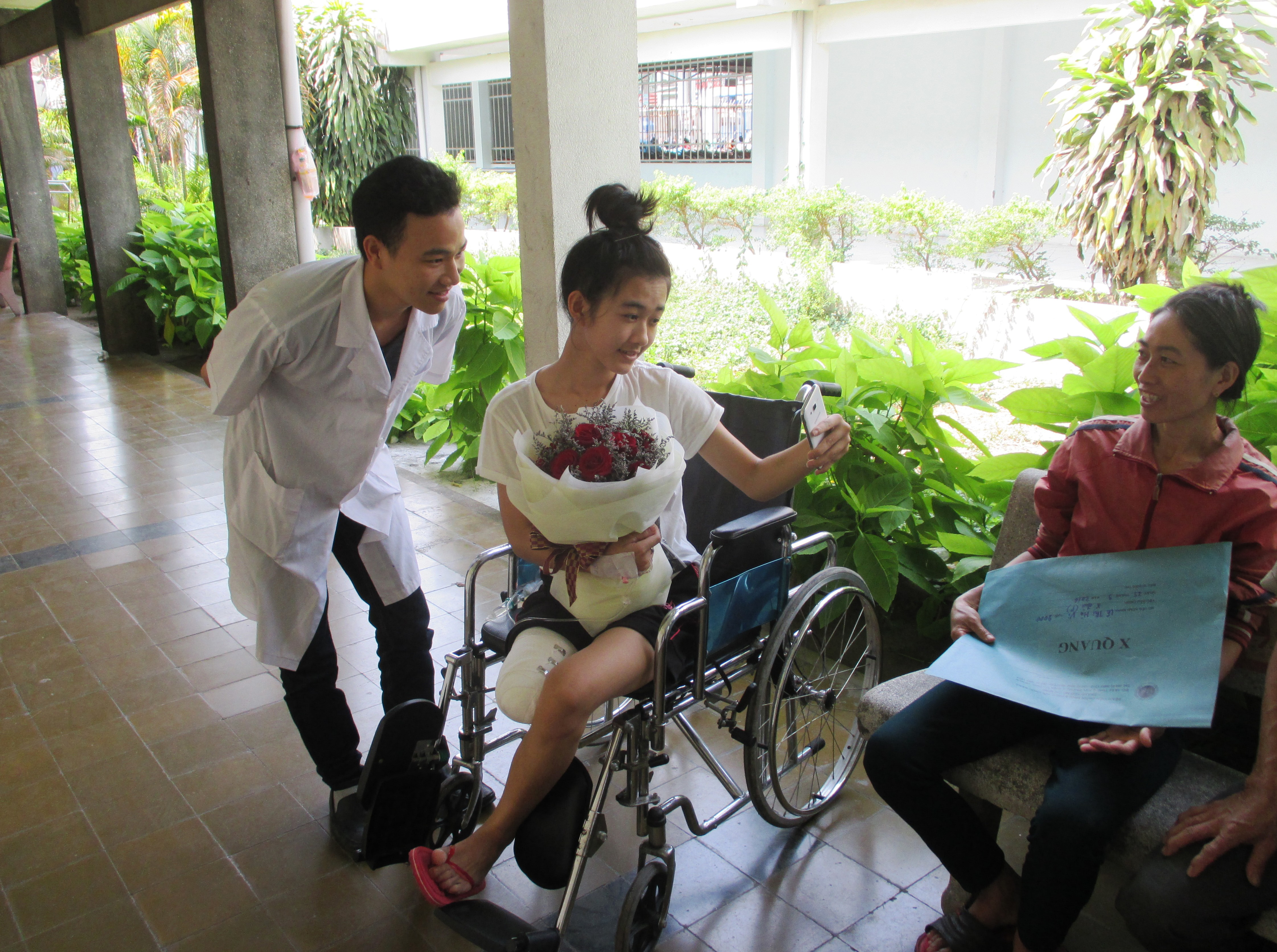 Nữ sinh bị cưa chân đủ điều kiện lắp chân giả