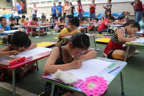 Thi vẽ tranh “Tự hào 40 năm thành phố mang tên Bác”