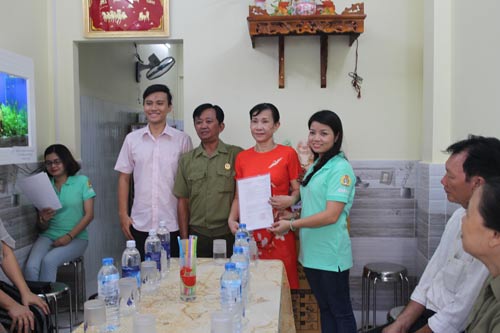 Trao mái ấm công đoàn cho đoàn viên khó khăn