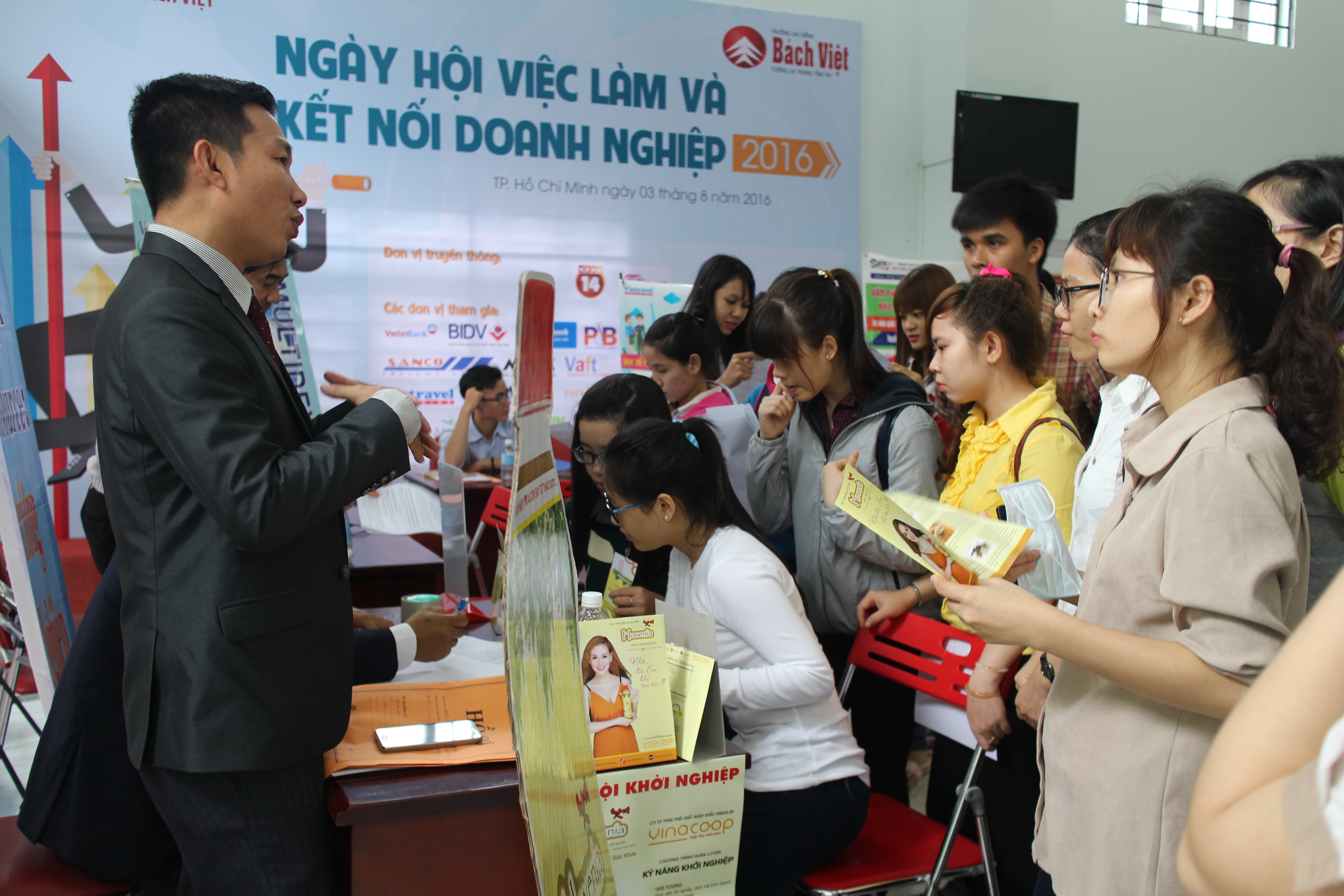 50 doanh nghiệp tham gia tuyển dụng