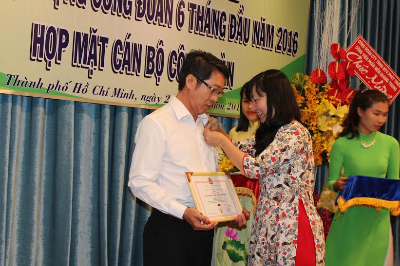 Tuyên dương điển hình lao động sáng tạo