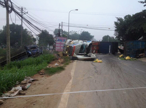 Hiện trường vụ tai nạn liên hoàn đặc biệt nghiêm trọng khiến 4 người thương vong - Ảnh: Facebook