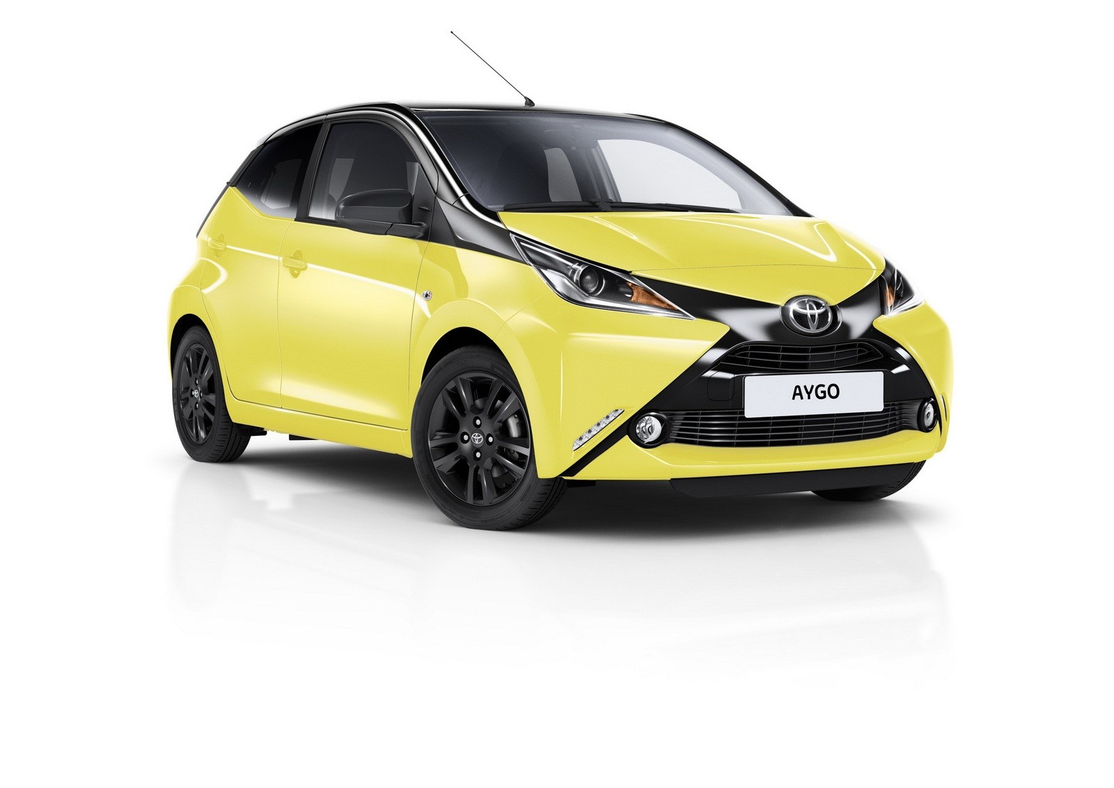 Toyota Aygo X-Cite 2016 bản đặc biệt có giá bán hơn 300 triệu đồng