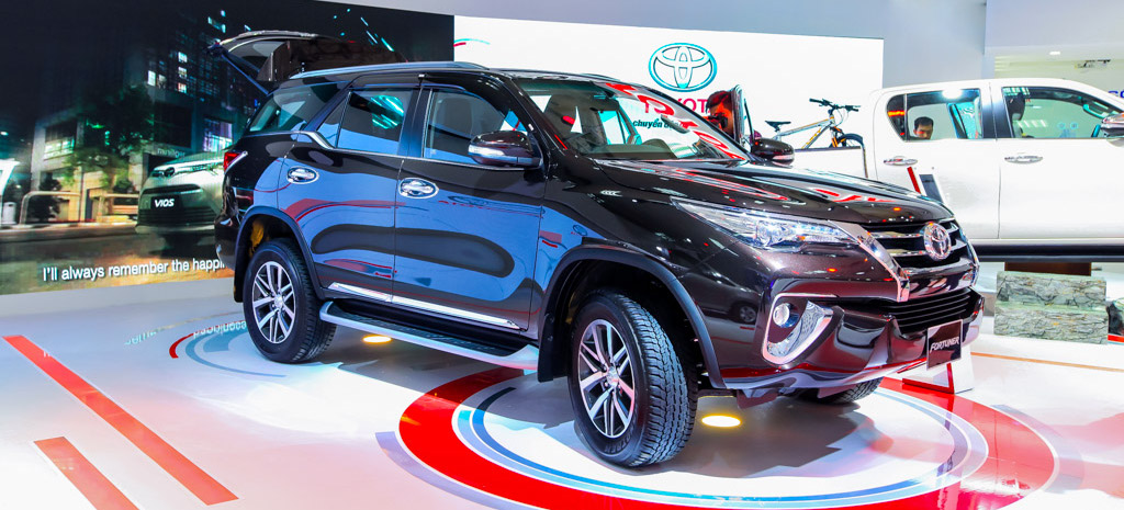 Toyota Fortuner thế hệ mới ch&iacute;nh thức được ra mắt tại Việt Nam.