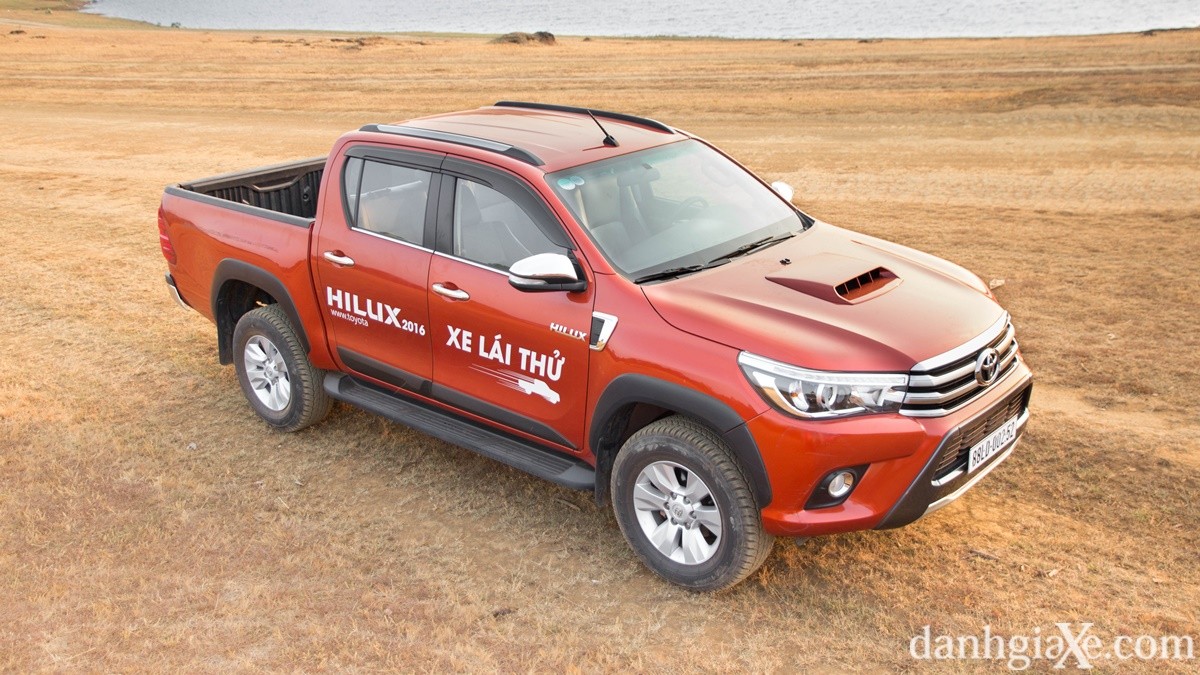Sau 1-7, xe bán tải cạnh tranh ra sao?