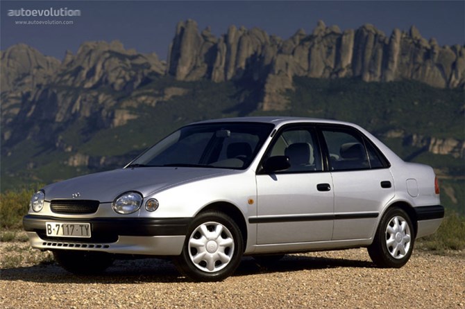 
Tới năm 1997, Toyota Corolla vượt Volkswagen Beetle trở th&agrave;nh chiếc xe b&aacute;n chạy nhất thế giới

