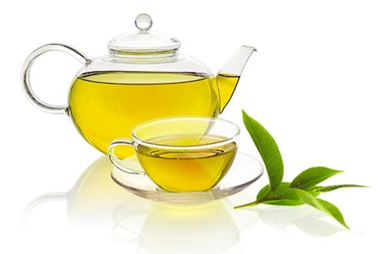 Trà xanh nằm trong danh sách các siêu thực phẩm giúp giảm cân. Loại thức uống này có tác dụng hỗ trợ giảm cân nhờ khả năng thúc đẩy sự chuyển hóa, tiêu hao năng lượng và đánh tan mỡ.
