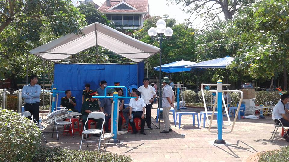 
Trạm chỉ huy d&atilde; chiến tr&ecirc;n đường Nguyễn Đ&igrave;nh Thi
