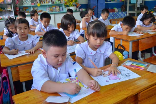 Không được tạo áp lực kiểm tra học sinh tiểu học