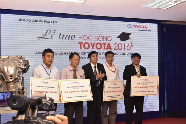Chương trình học bổng Toyota 2016