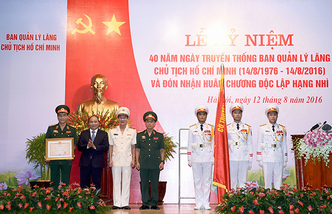 Pha chế thành công dung dịch đặc biệt gìn giữ thi hài Bác