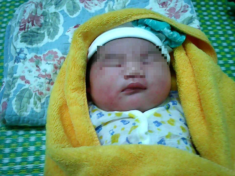 Bé trai sơ sinh nặng 5,1 kg