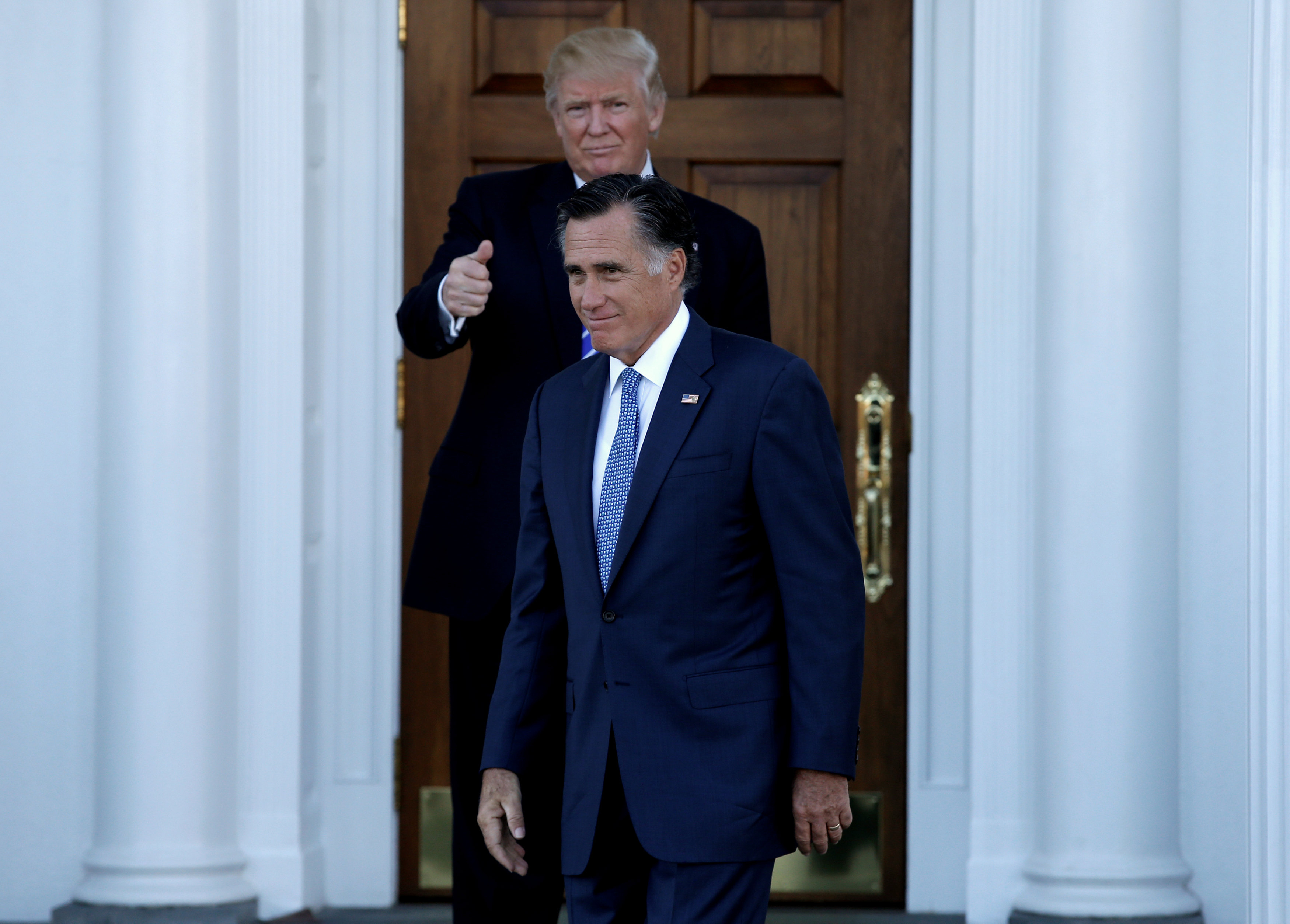 Cơn đau đầu của tỉ phú Trump