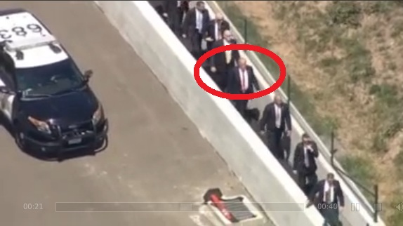 Bị phản đối dữ dội, ông Trump đi cửa sau né người biểu tình