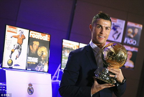 Ronaldo đoạt giải thưởng Quả bóng vàng 2016