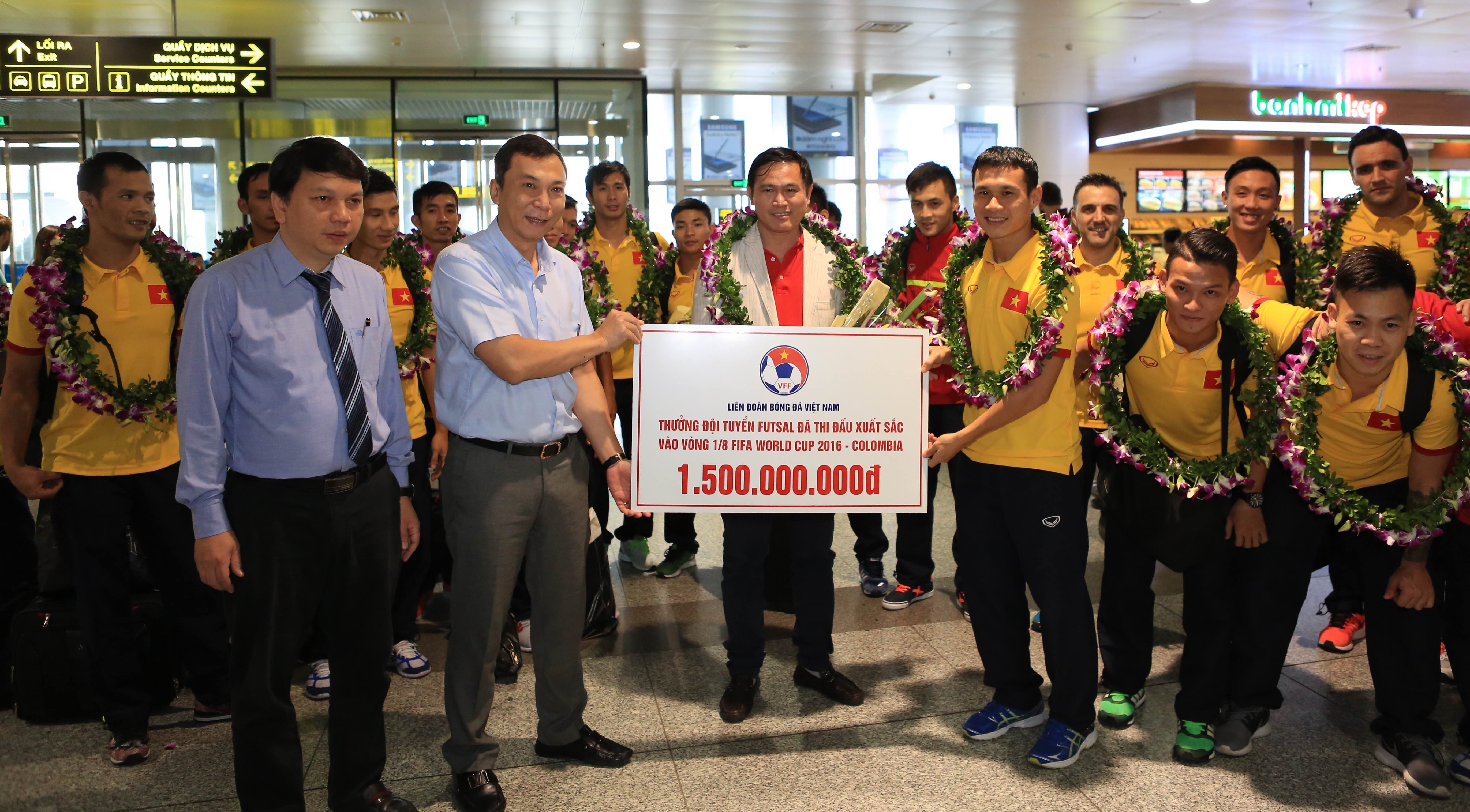 VFF thưởng tuyển futsal Việt Nam bằng 1/3 Thái Lan