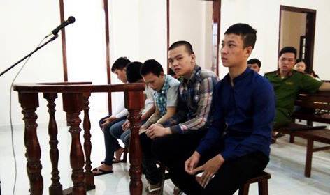 Thoát tội cướp bánh mì, tiếp tục hầu tòa vì cầm đầu trộm cắp