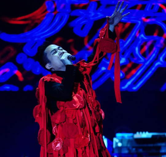 Những kẻ “gàn dở” ở showbiz