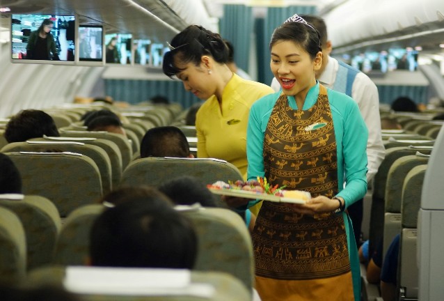 Tiếp viên cũng là chị Hằng Nga