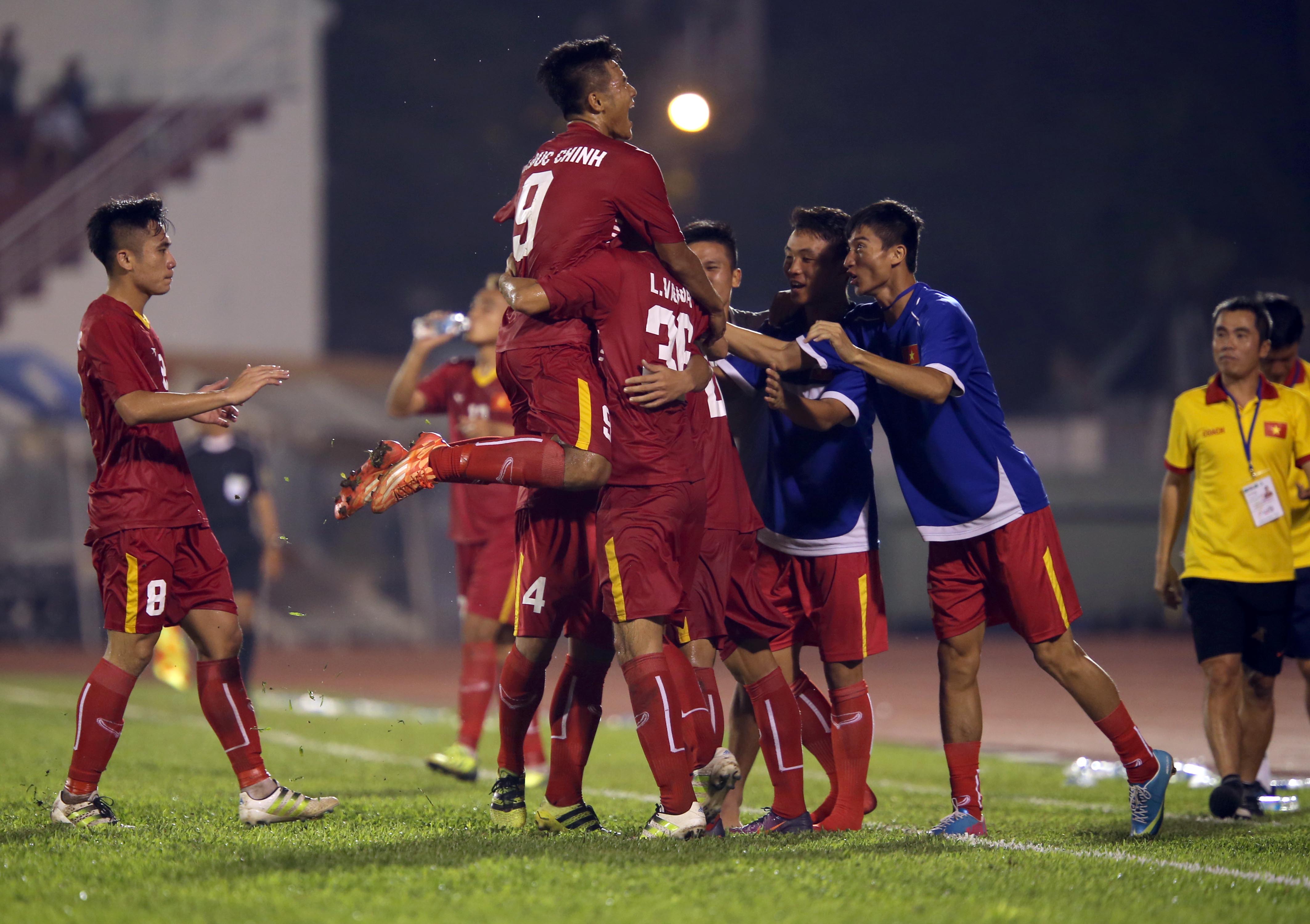 HLV U21 Việt Nam chê lứa U19 dự World Cup