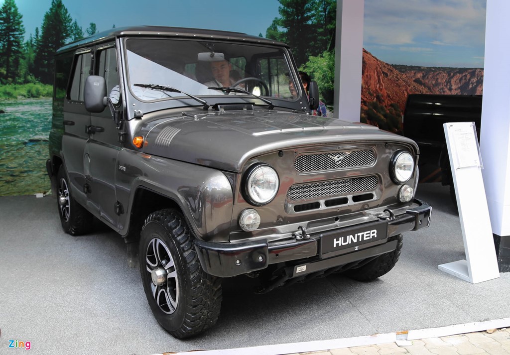 Xe Nga chốt giá 300 triệu ở Sài Gòn