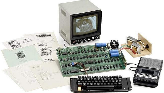 Máy tính Apple I đồ cổ giá 815.000 USD