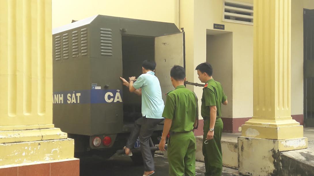Cha hại chết con rồi âm thầm chôn xác cạnh nhà