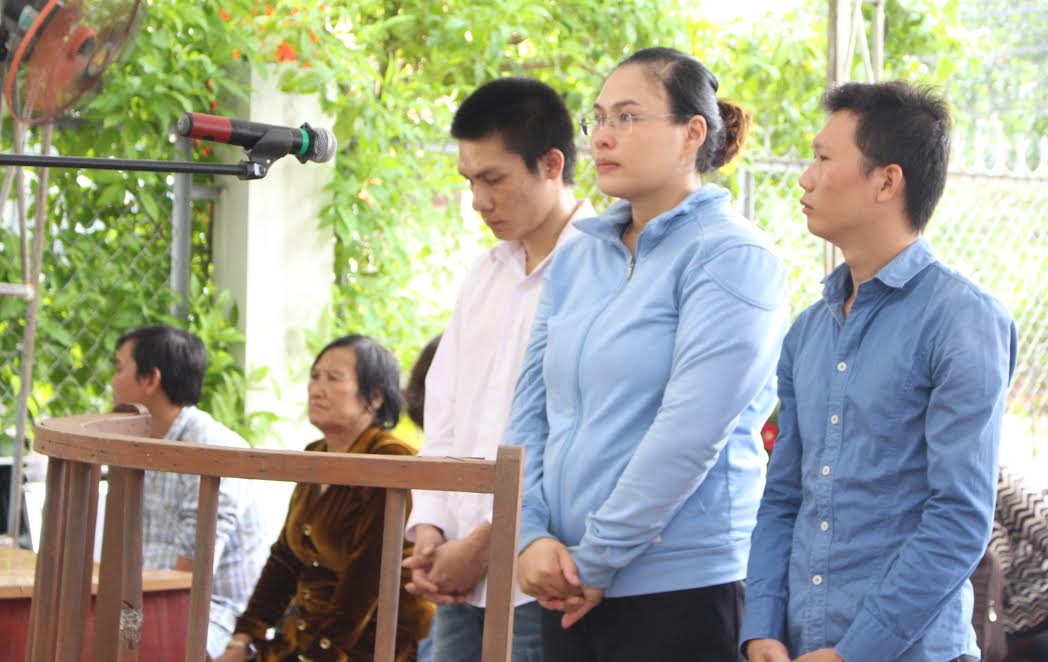 Phạt tù "ái nữ" rủ bạn trộm két sắt của mẹ