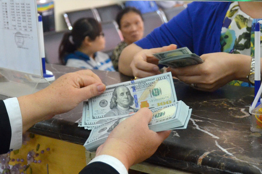 Gi&aacute; USD tự do vọt l&ecirc;n 23.560 đồng/USD - Ảnh 1.