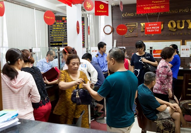 Bán hơn 2 lượng vàng không được nhận tiền mặt