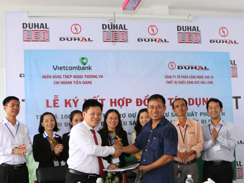 Vietcombank tài trợ 100 tỉ đồng đầu tư nhà máy thiết bị điện