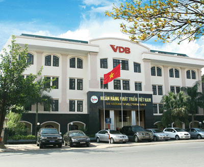 Xe công thôi đưa rước chủ tịch, tổng giám đốc SCIC và VDB