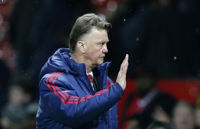 Van Gaal: Không có chuyện M.U “đi đêm” với Mourinho