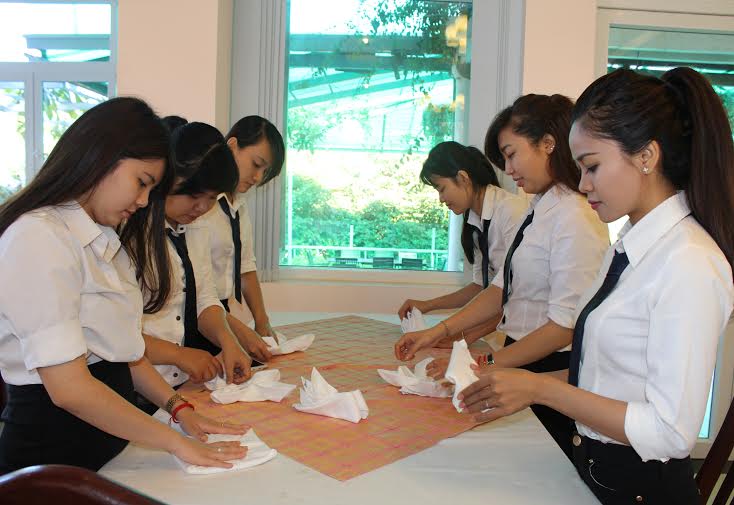 Rớt lớp 10 công lập, nhiều học sinh chọn Trung cấp Việt Giao