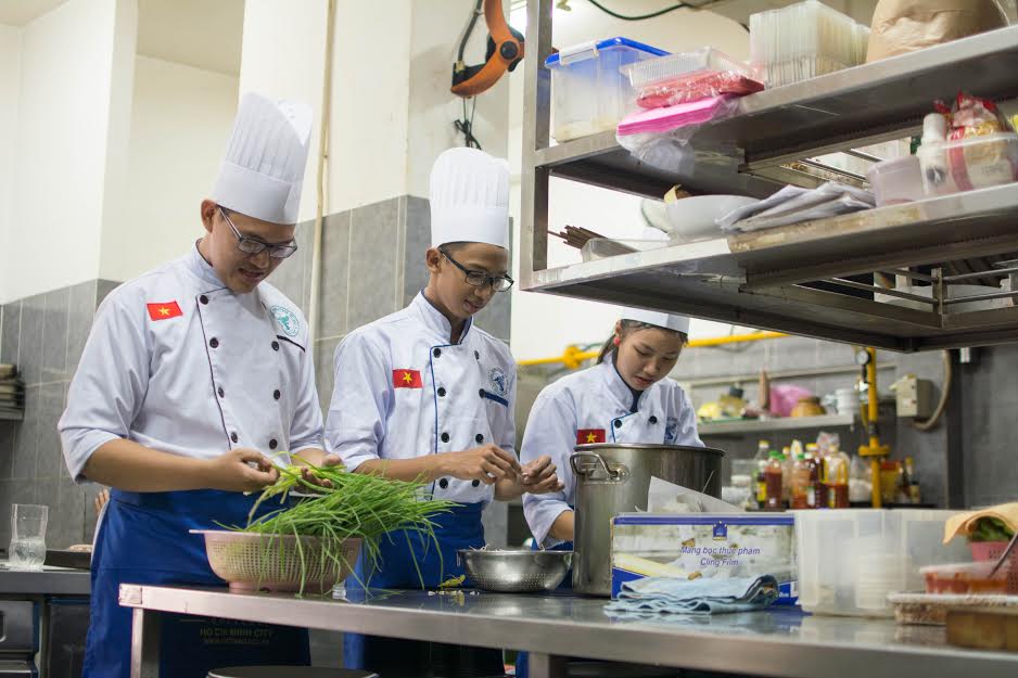 Học trung cấp: Hướng đi phù hợp cho những bạn học hành dở dang